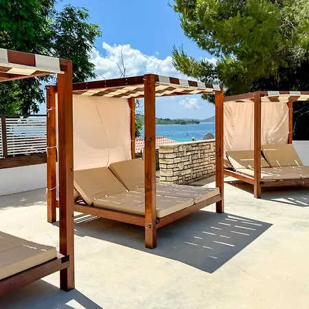 Depandance Imperial By Globtour Vodice