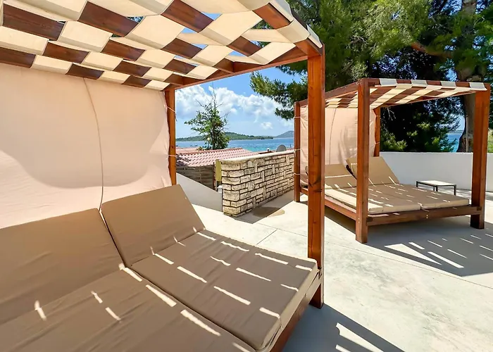 Hotel Depandance Imperial By Globtour Vodice