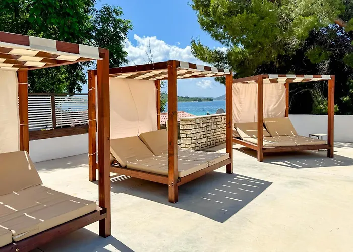 Depandance Imperial By Globtour Vodice